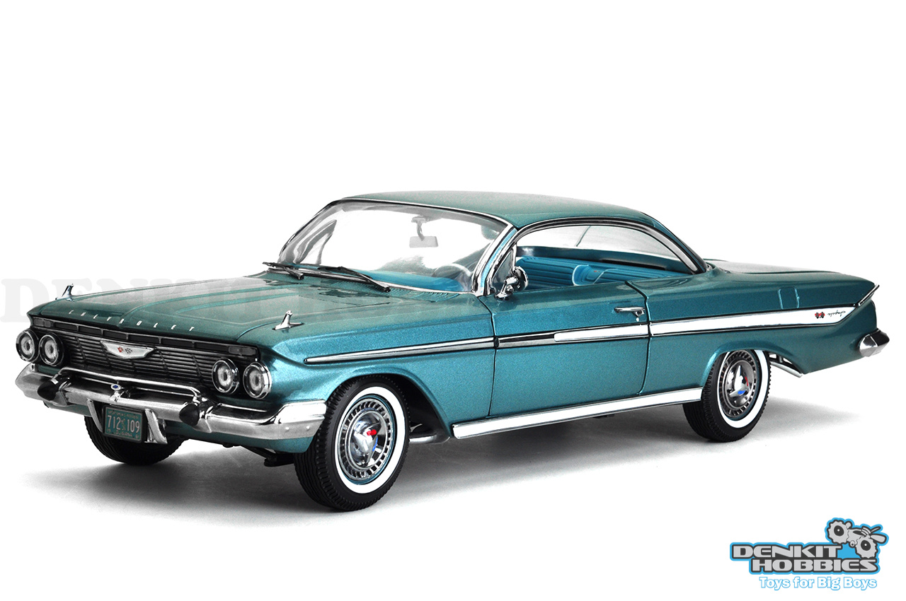 CHEVROLET IMPALA SPORT COUPE 1961 TWILIGHT TURQUOISE 1/18 SCALE SUN STAR