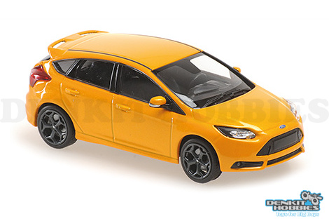 FORD FOCUS ST 2011 ORANGE METALLIC 1/43 SCALE MAXICHAMPS