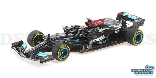 MERCEDES-AMG PETRONAS F1 TEAM W12 E LEWIS HAMILTON WINNER QATAR GP 2021 1/18 MINICHAMPS
