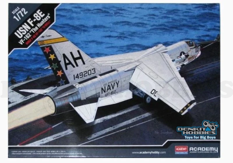 USN F-8E VF-162 'THE HUNTER' PLASTIC MODEL KIT 1/72 ACADEMY