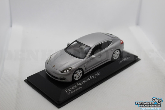 PORSCHE PANAMERA S HYBRID 2011 1/43 MINICHAMPS
