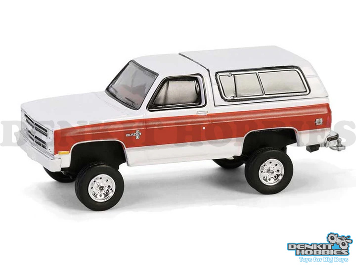 CHEVROLET K5 BLAZER SILVERADO LIFTED 1984 1/64 SCALE GREENLIGHT