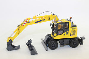 KOMATSU PW148-10 WHEELED EXCAVATOR UNIVERSAL HOBBIES